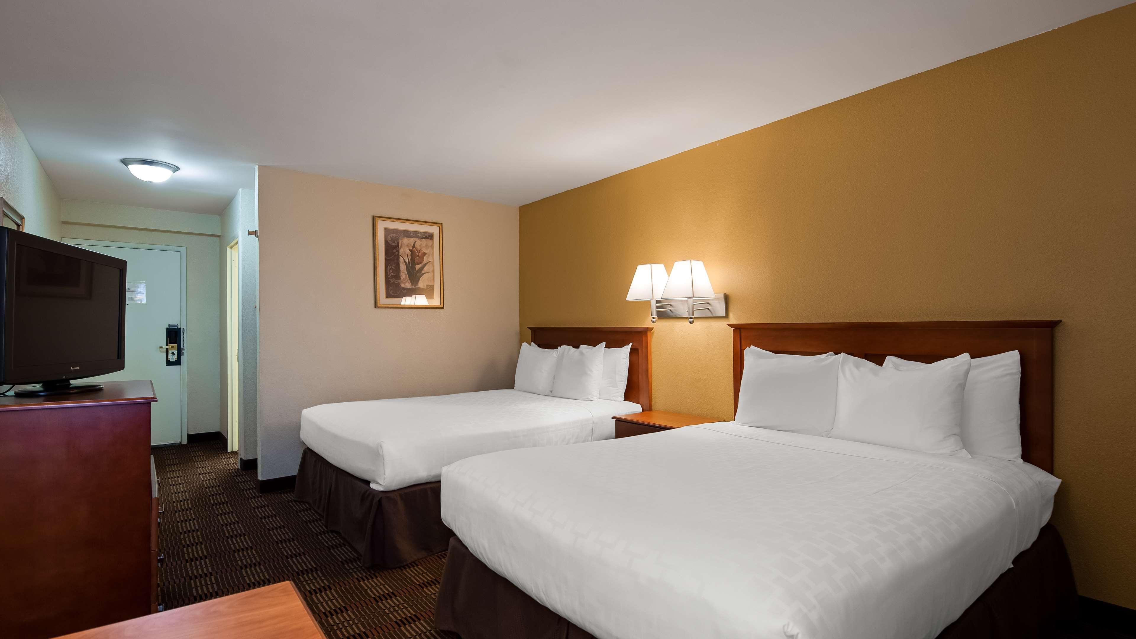 Surestay Hotel By Best Western East Brunswick Exteriér fotografie