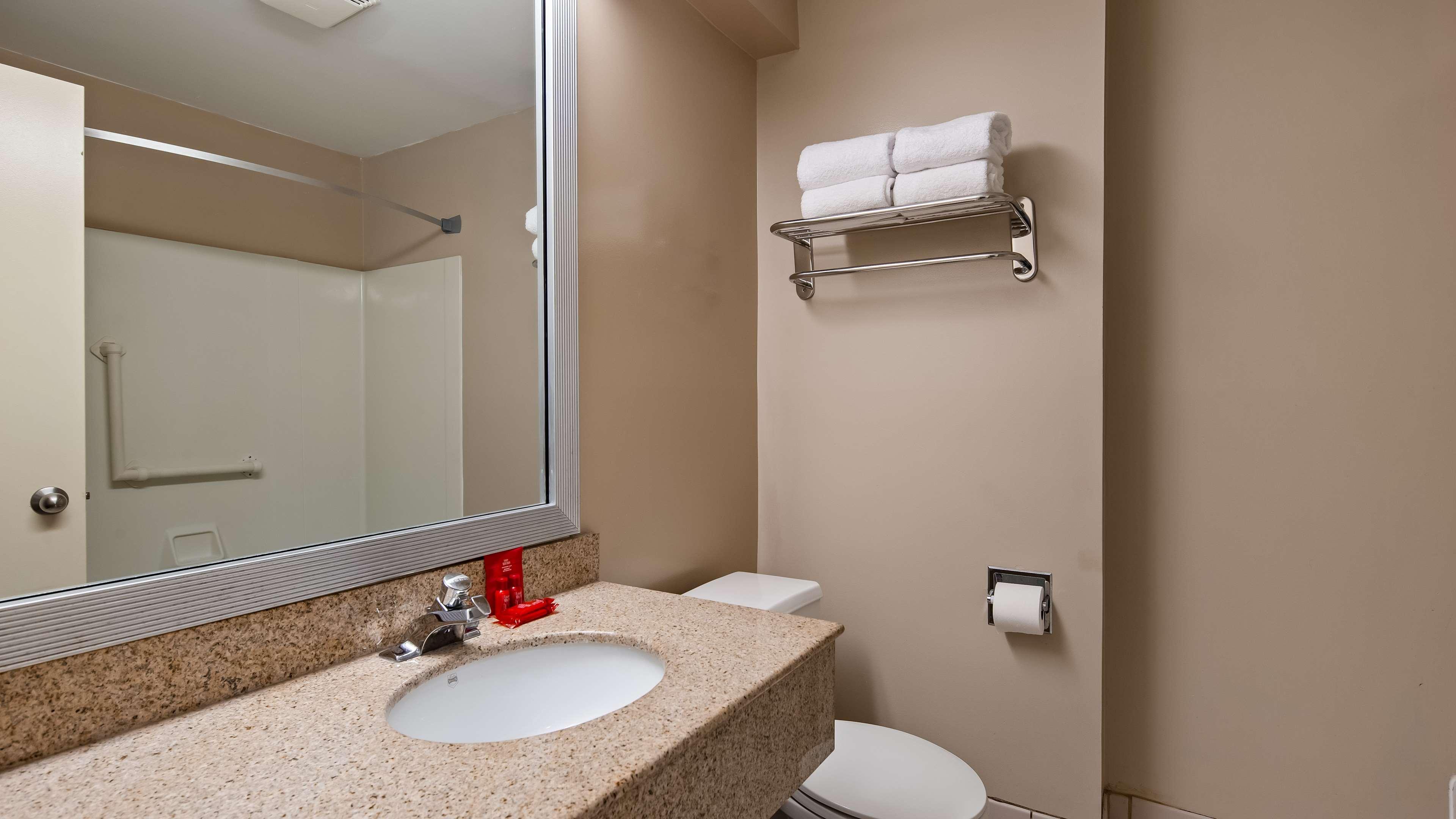 Surestay Hotel By Best Western East Brunswick Exteriér fotografie