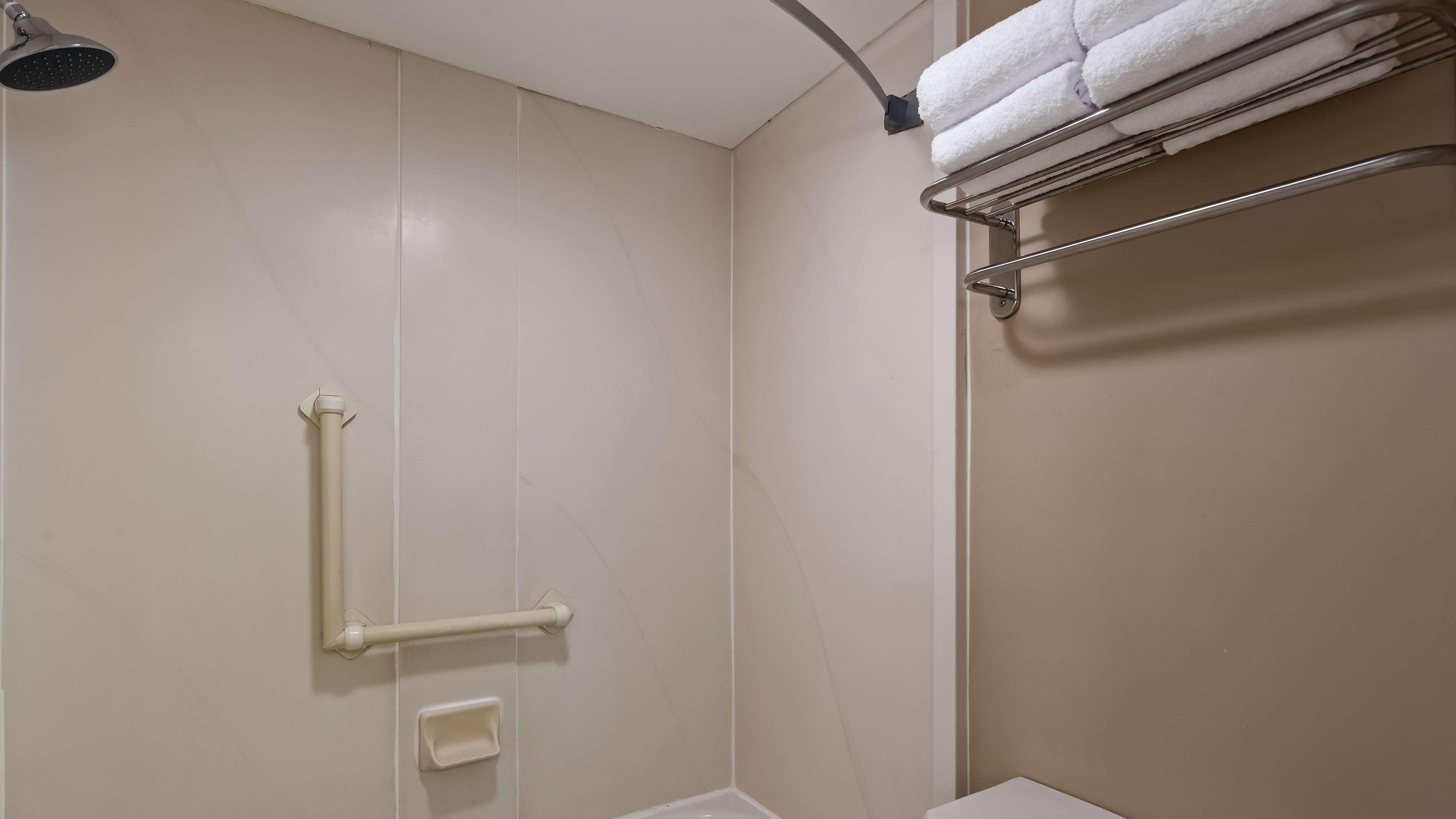 Surestay Hotel By Best Western East Brunswick Exteriér fotografie