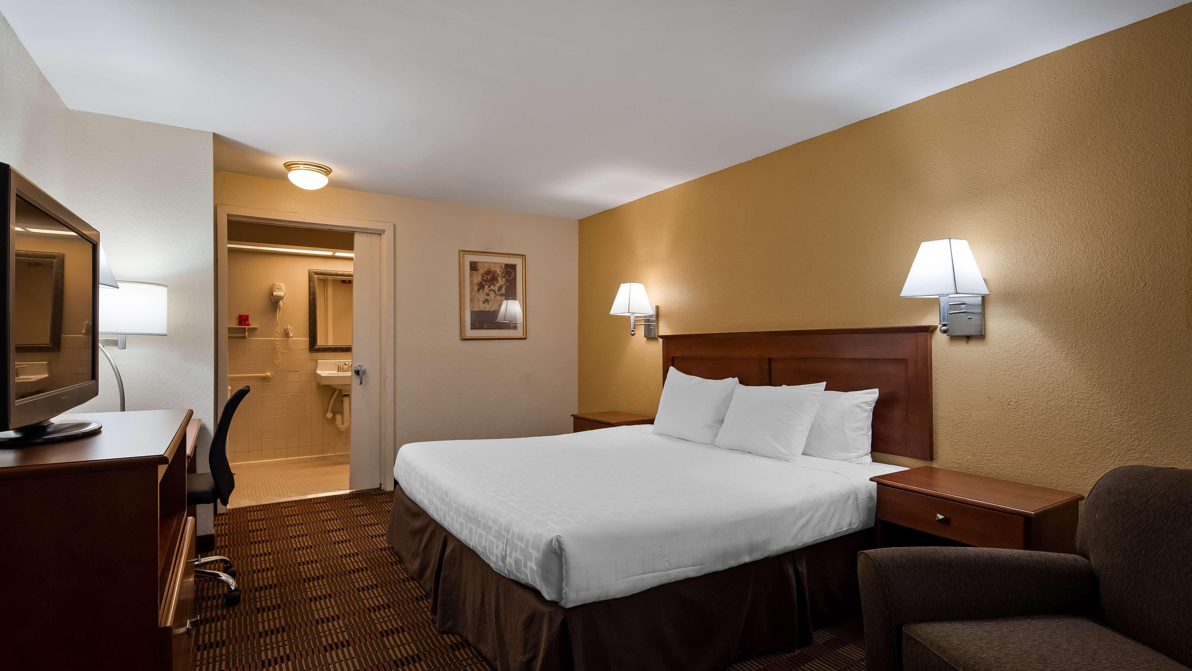 Surestay Hotel By Best Western East Brunswick Exteriér fotografie