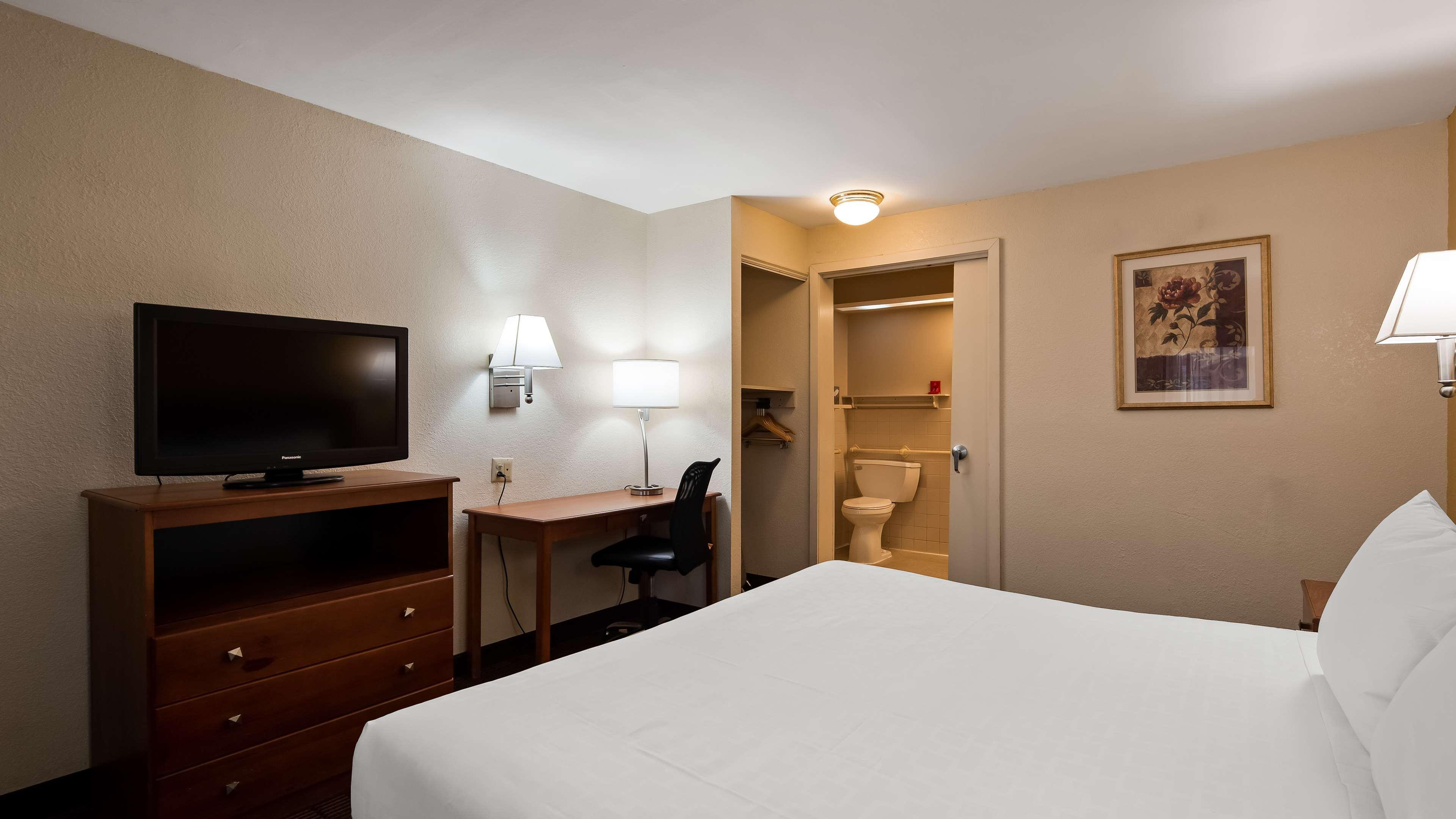 Surestay Hotel By Best Western East Brunswick Exteriér fotografie