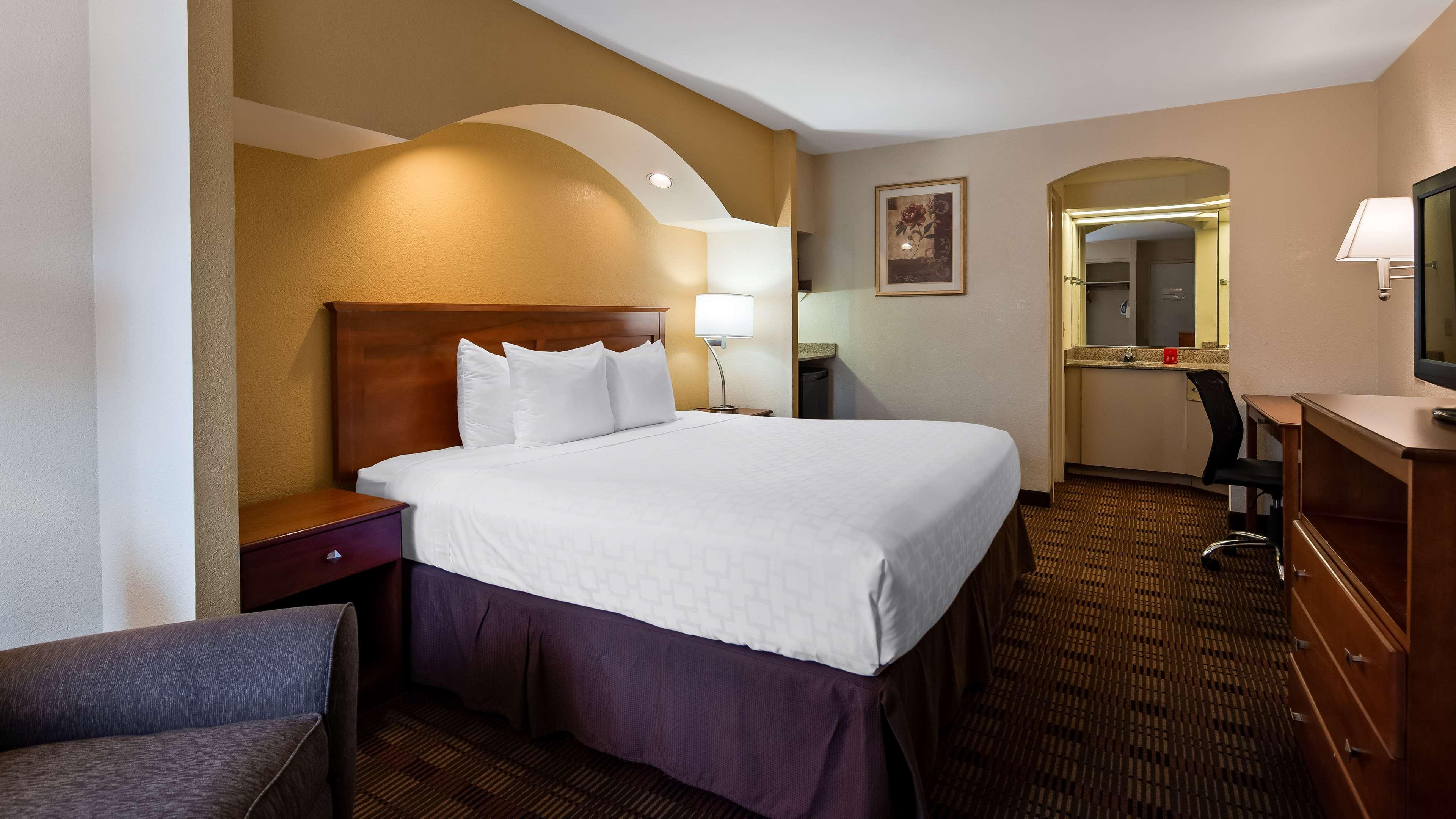 Surestay Hotel By Best Western East Brunswick Exteriér fotografie