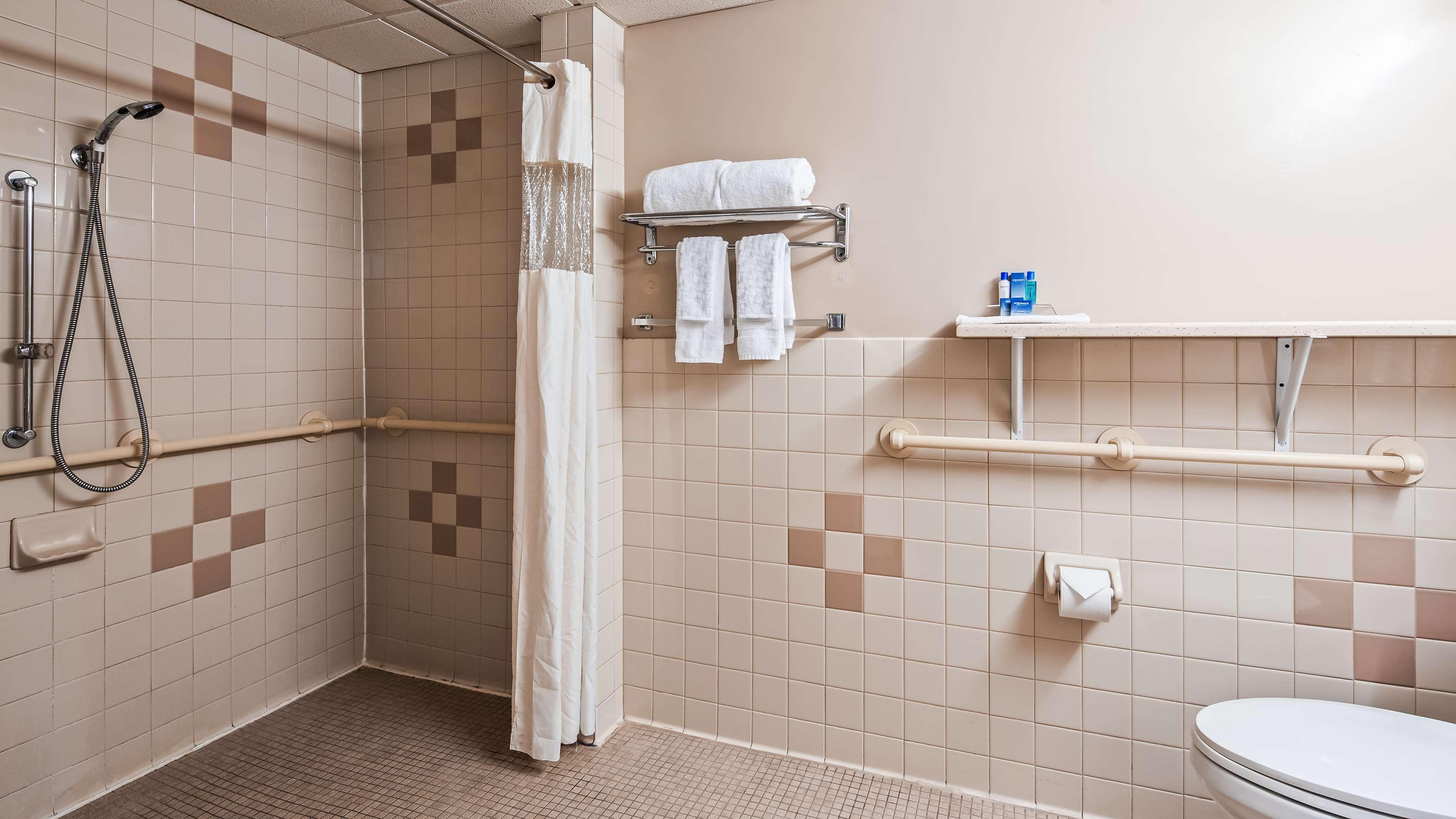 Surestay Hotel By Best Western East Brunswick Exteriér fotografie