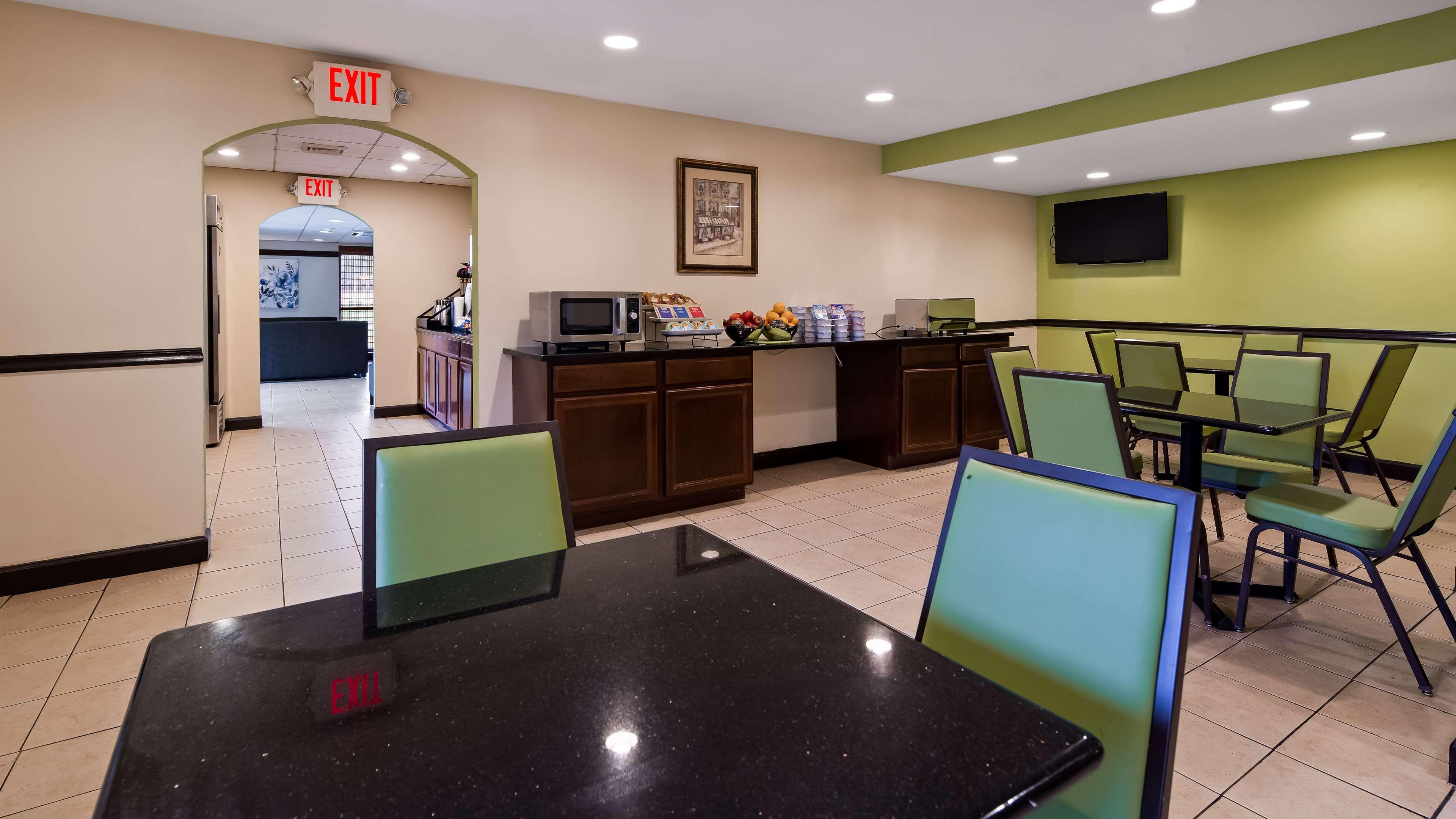 Surestay Hotel By Best Western East Brunswick Exteriér fotografie