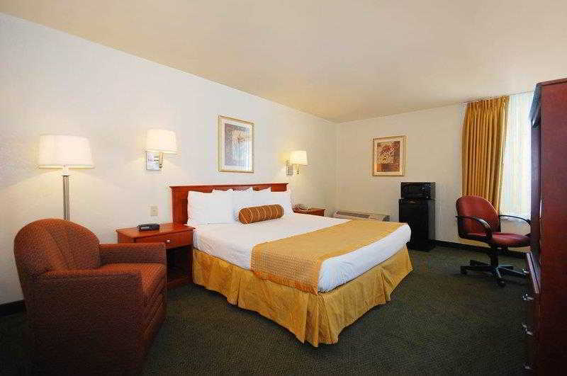Surestay Hotel By Best Western East Brunswick Exteriér fotografie
