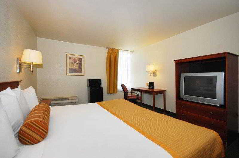 Surestay Hotel By Best Western East Brunswick Exteriér fotografie